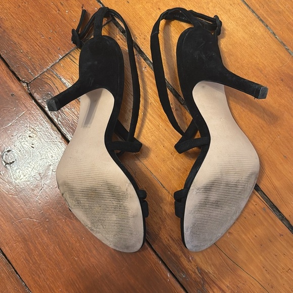 H&M // Elegant Black Suede Strappy Women's Heels - Picture 3 of 4